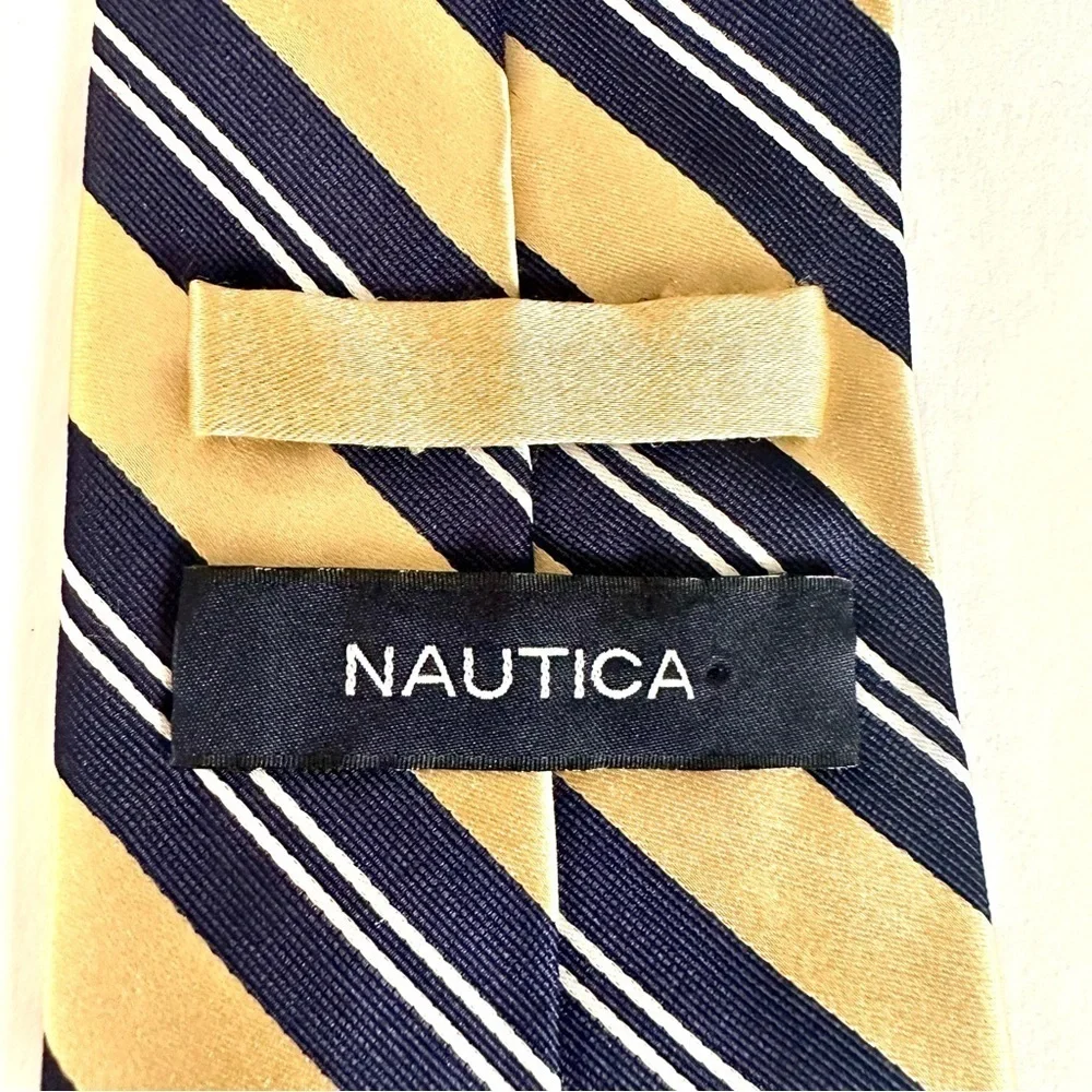 Nautica 100% Silk Men’s Tie Yellow and Navy Blue Size O/S